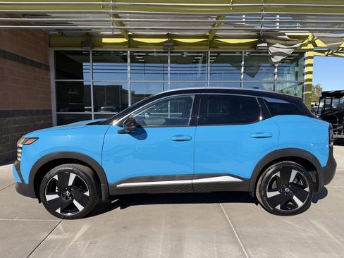 Used 2025 Nissan Kicks SR image 7