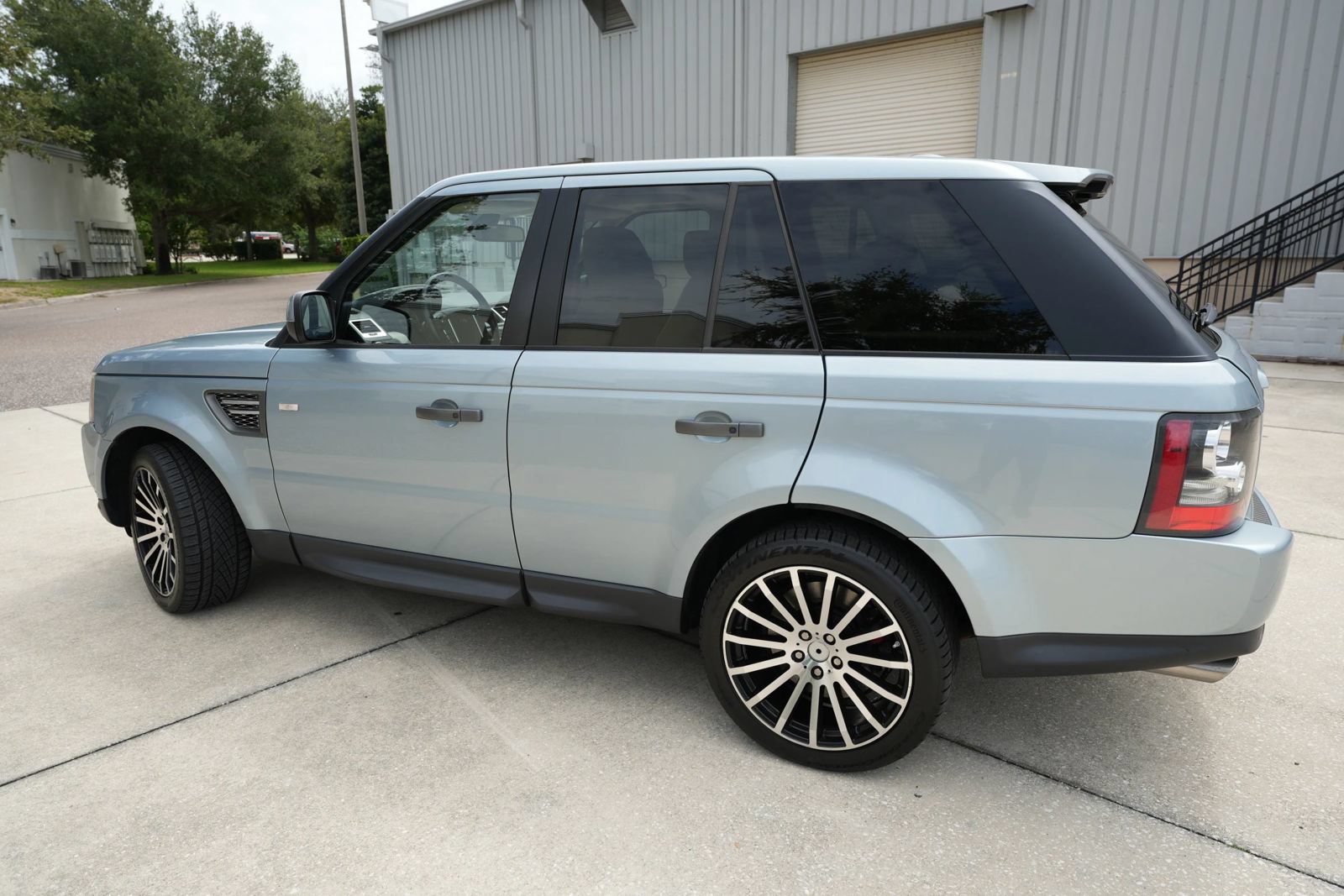Used 2011 Land Rover Range Rover Sport Supercharged AWD/4WD image 6
