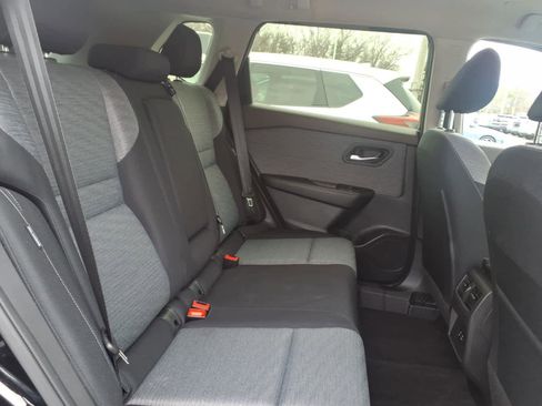 Certified 2023 Nissan Rogue SV image 22