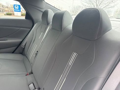 Certified 2023 Hyundai Elantra SEL w/ Convenience Package image 18