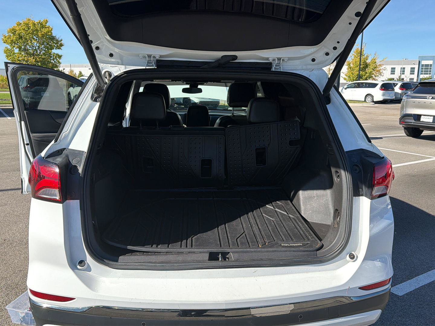 Used 2023 Chevrolet Equinox RS w/ LPO, Floor Liner Package FWD image 28