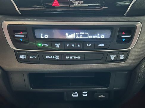 Used 2025 Honda Ridgeline Sport image 16