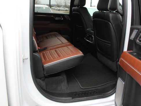 Used 2024 GMC Sierra 3500 Denali Ultimate image 15