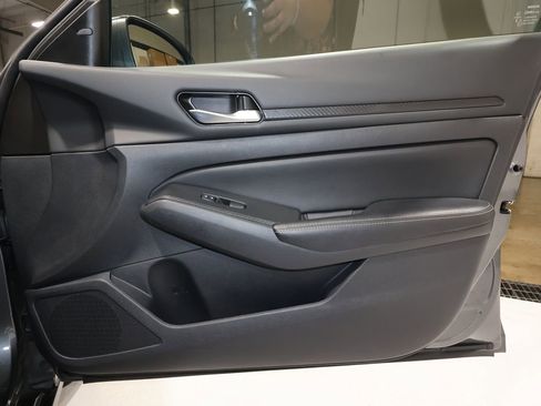 Used 2024 Nissan Altima 2.5 SV image 17