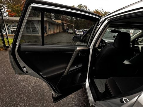 Used 2015 Toyota RAV4 XLE image 23