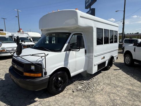 Used 2009 Chevrolet Express 3500 w/ School Bus Package RWD image 3