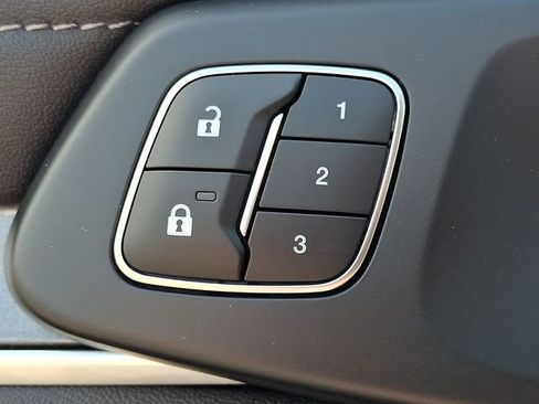 Used 2024 Ford Ranger Lariat w/ Trailer Tow Package image 26