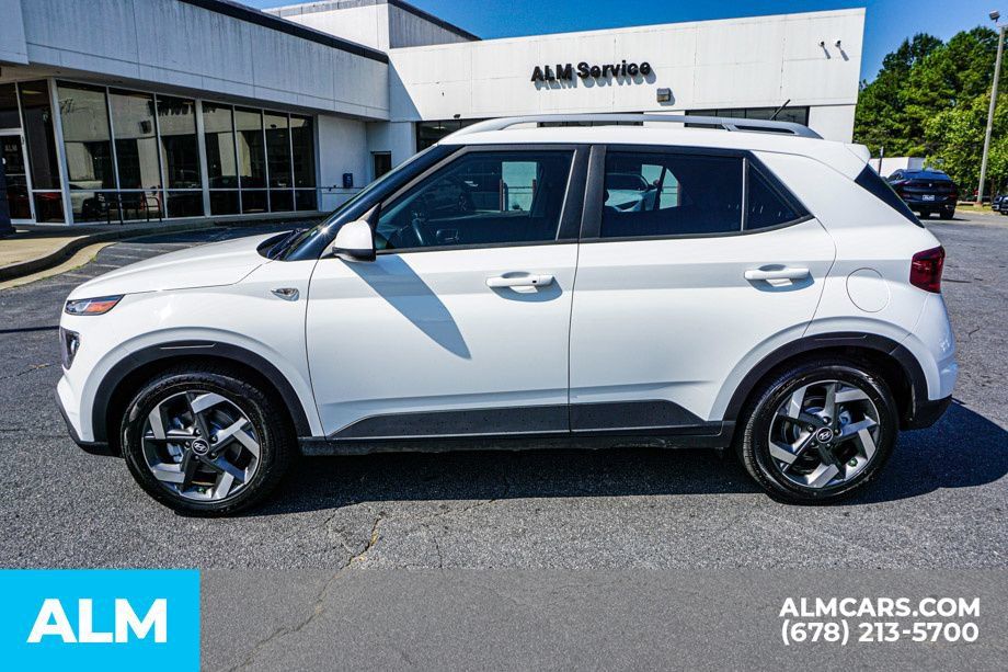Used 2025 Hyundai Venue SEL FWD image 6