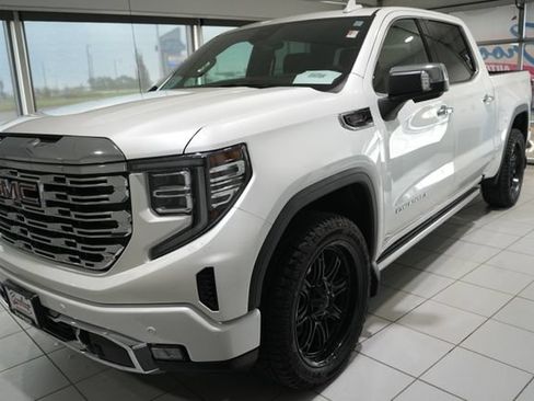 Used 2025 GMC Sierra 1500 Denali w/ Denali Reserve Package AWD/4WD image 5