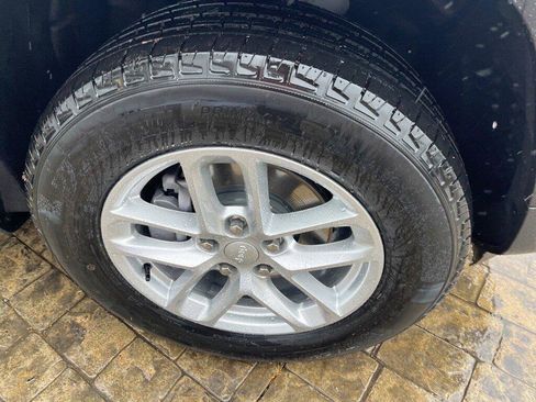 New 2025 Jeep Grand Cherokee Laredo X image 22