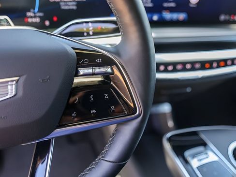 Certified 2024 Cadillac Lyriq Luxury AWD/4WD image 12