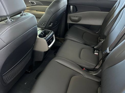 New 2026 Kia Carnival EX FWD image 12