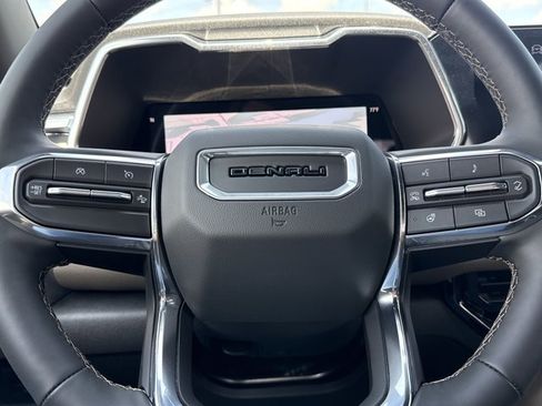 New 2026 GMC Canyon Denali w/ LPO, Denali Black Edition AWD/4WD image 24
