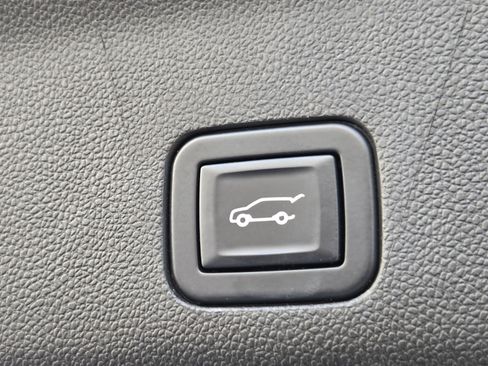 Used 2022 GMC Yukon AT4 w/ AT4 Premium Plus Package AWD/4WD image 33