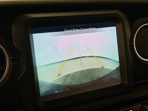 Used 2022 Jeep Wrangler Sahara w/ Cold Weather Group image 23