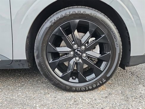 Certified 2024 Kia Carnival SX Prestige image 9