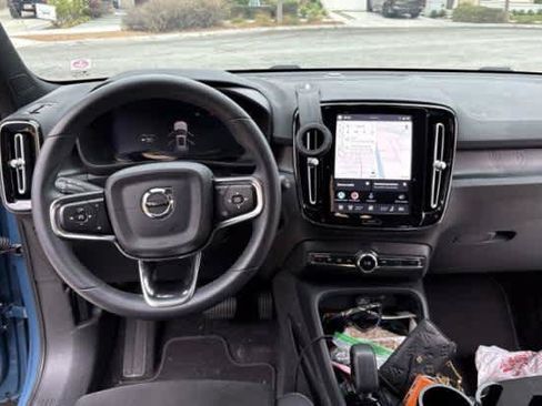 Used 2023 Volvo XC40 Recharge Ultimate AWD/4WD image 3
