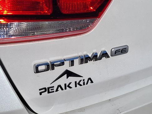 Used 2017 Kia Optima LX w/ Driver Convenience Package image 12