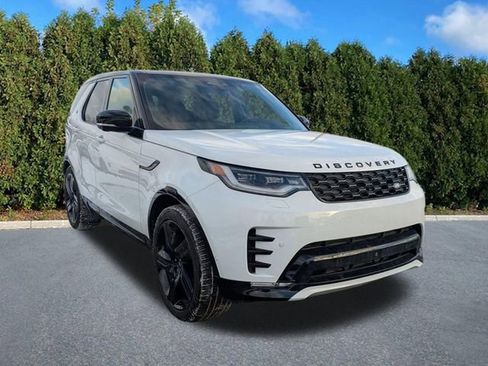 Used 2025 Land Rover Discovery Dynamic SE image 3