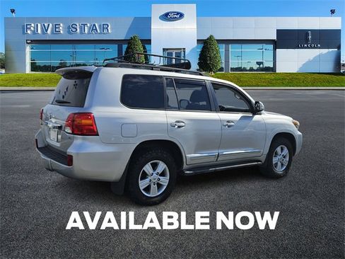 Used 2013 Toyota Land Cruiser Base image 9