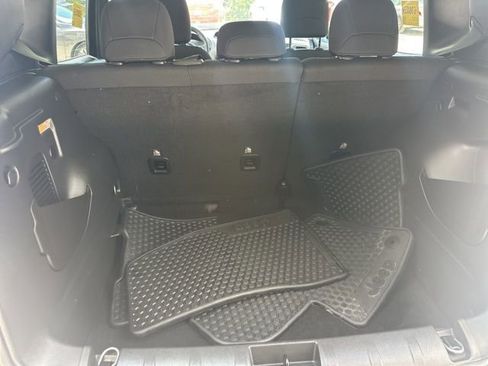 Used 2023 Jeep Renegade Latitude AWD/4WD image 34