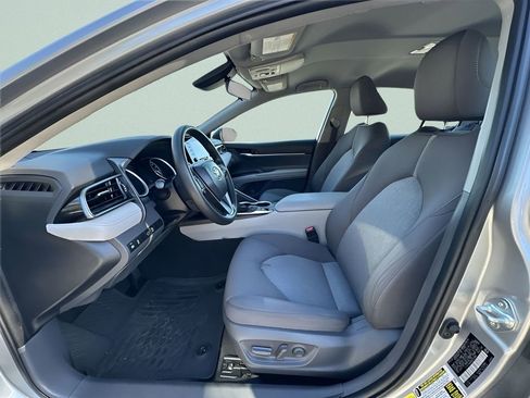 Used 2021 Toyota Camry LE image 15