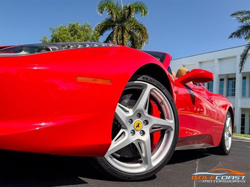 Used 2014 Ferrari 458 Spider RWD image 11