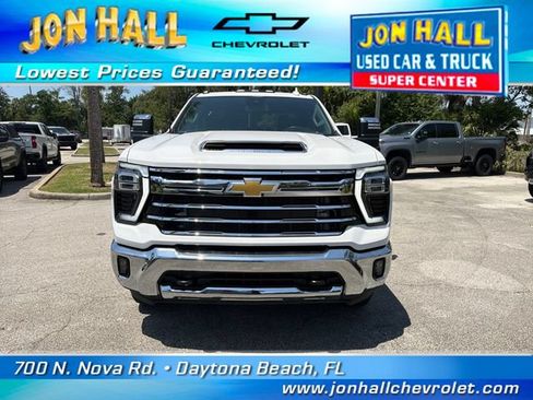 Used 2025 Chevrolet Silverado 3500 LTZ w/ LTZ Convenience Package AWD/4WD image 17