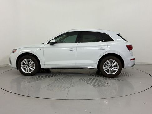 Used 2022 Audi Q5 2.0T Premium w/ Convenience Package AWD/4WD image 2