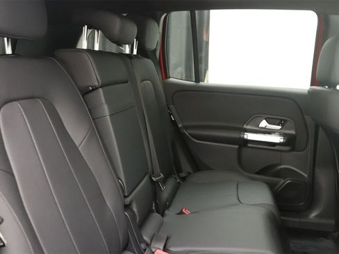 New 2025 Mercedes-Benz GLB 250 image 10