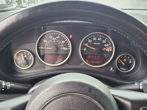 Used 2016 Jeep Wrangler Unlimited Sahara image 30