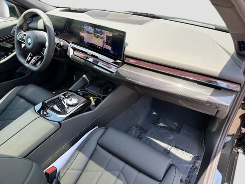 New 2027 BMW 550e xDrive w/ Executive Package AWD/4WD image 13