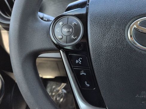 Used 2018 Toyota Prius C One FWD image 22