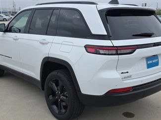 New 2025 Jeep Grand Cherokee Limited w/ Black Appearance Package video 3