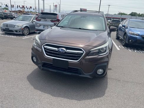 Used 2019 Subaru Outback 2.5i Limited AWD/4WD image 5
