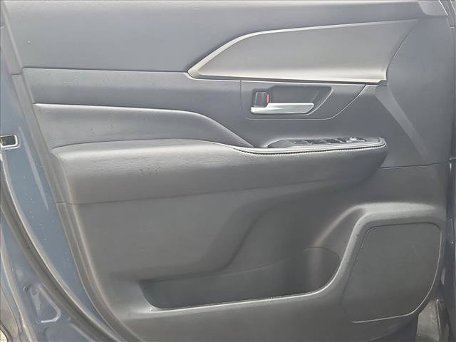 Used 2025 Toyota Grand Highlander AWD image 11