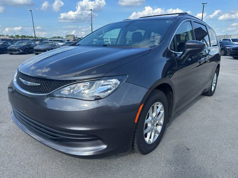 Used 2020 Chrysler Voyager Lxi FWD image 7