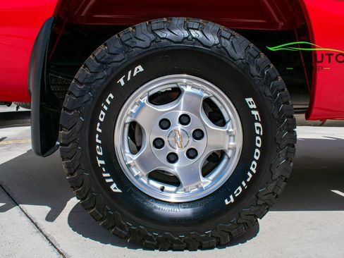 Used 2000 Chevrolet Silverado 1500 LS w/ Off-Road Chassis Pkg AWD/4WD image 25