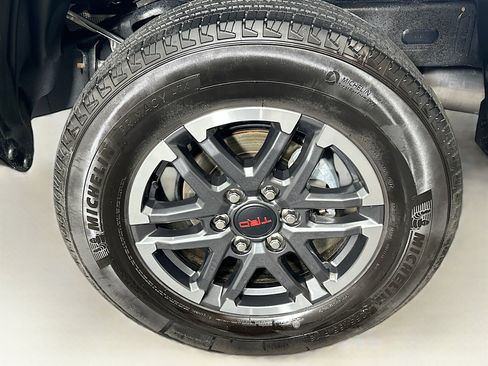 Used 2025 Toyota Tacoma TRD Sport image 11