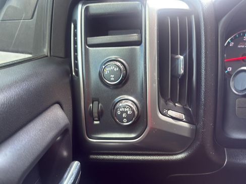 Used 2018 Chevrolet Silverado 1500 LT w/ Texas Edition AWD/4WD image 19
