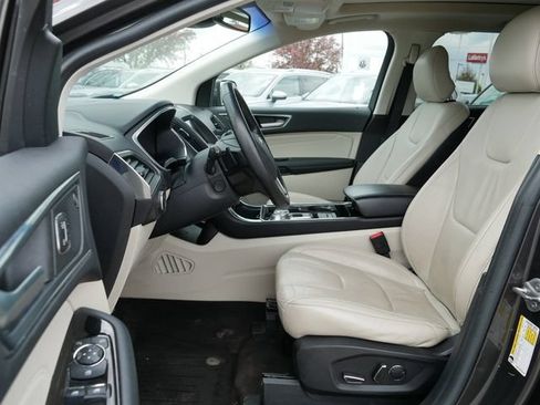 Used 2019 Ford Edge Titanium w/ Cold Weather Package AWD/4WD image 13