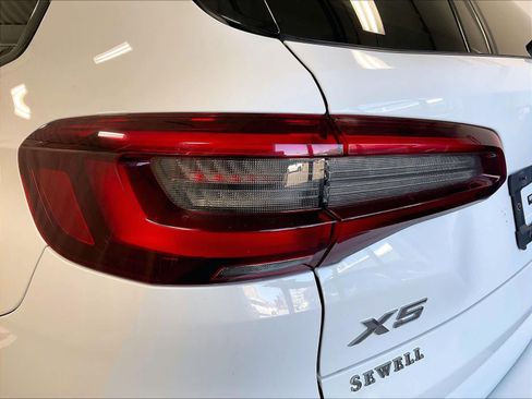Used 2023 BMW X5 xDrive40i w/ M Sport Package AWD/4WD image 35