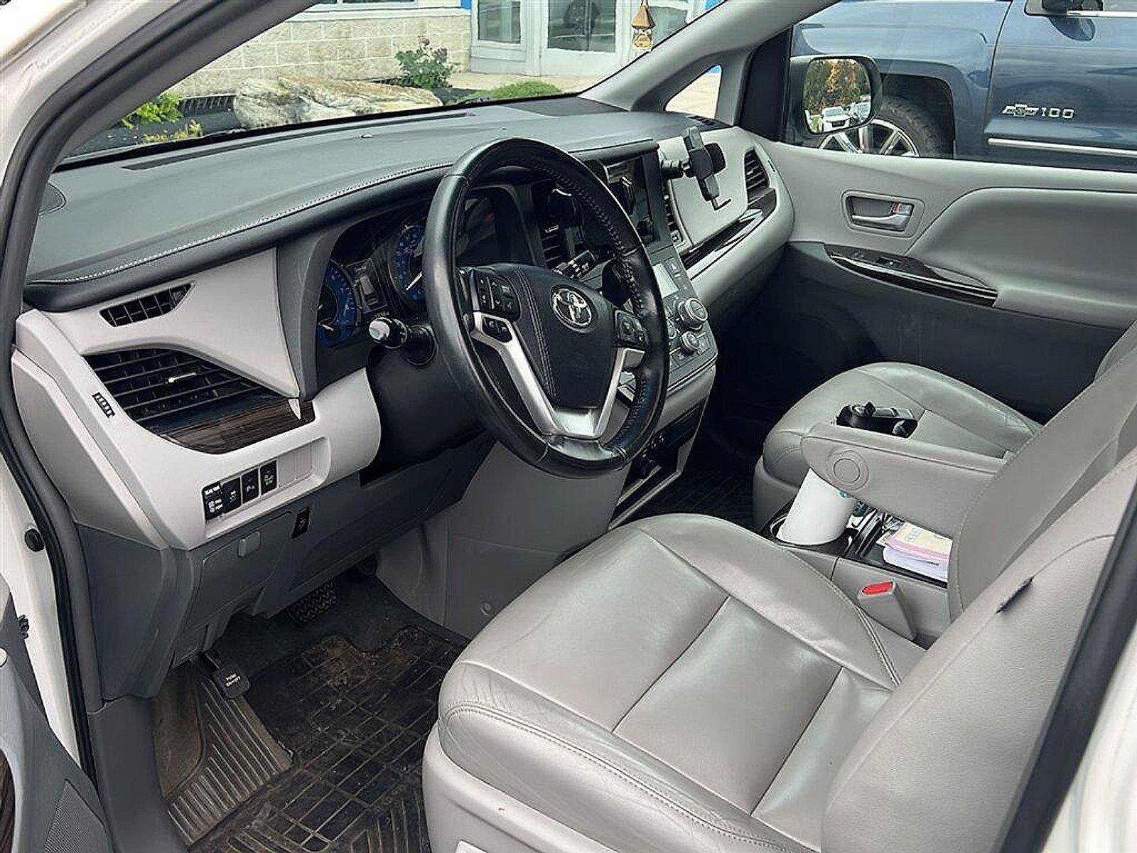 Used 2016 Toyota Sienna XLE w/ XLE Navigation Package AWD/4WD image 1