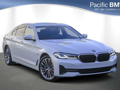 Certified 2023 BMW 530e w/ Convenience Package image 1
