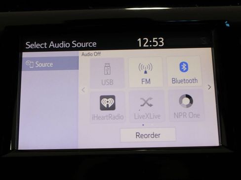 Used 2018 Toyota Camry LE FWD image 39