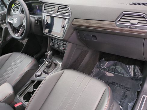 Used 2024 Volkswagen Tiguan Wolfsburg Edition AWD/4WD image 19
