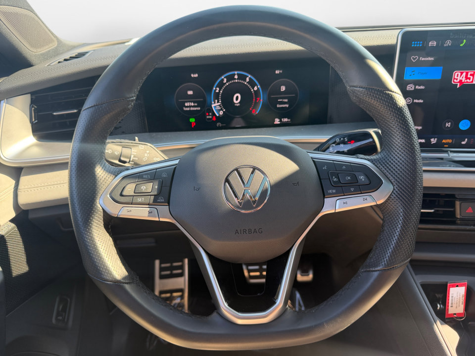 Certified 2026 Volkswagen Tiguan SE R-Line FWD image 10