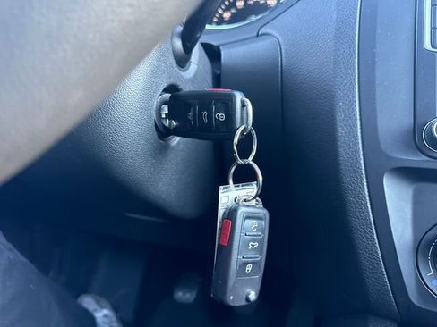 Used 2016 Volkswagen Jetta S image 49