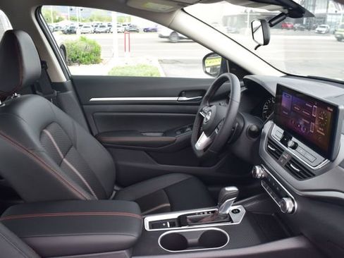 New 2026 Nissan Altima 2.5 SR AWD/4WD image 15