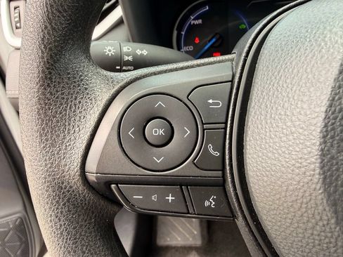 Used 2025 Toyota RAV4 XLE AWD/4WD image 19